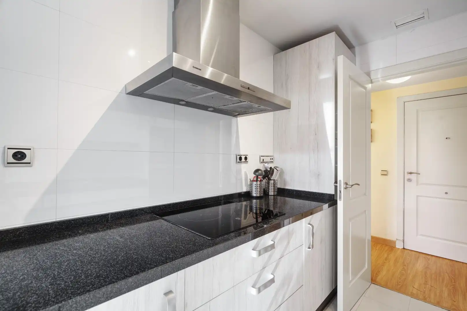 Cocina de Apartamento en venta en San Juan de Aznalfarache con Aire acondicionado, Jardín privado y Terraza
