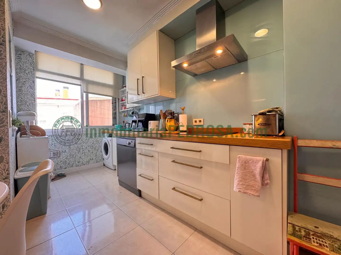 Cocina de Piso en venta en Pontevedra Capital  con Calefacción