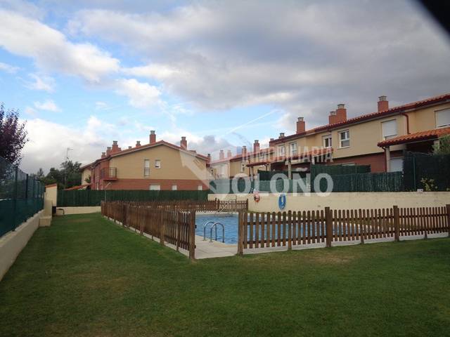 Casa-chalet en Alquiler en Calle Peña Gembres, 40 en Anguciana
