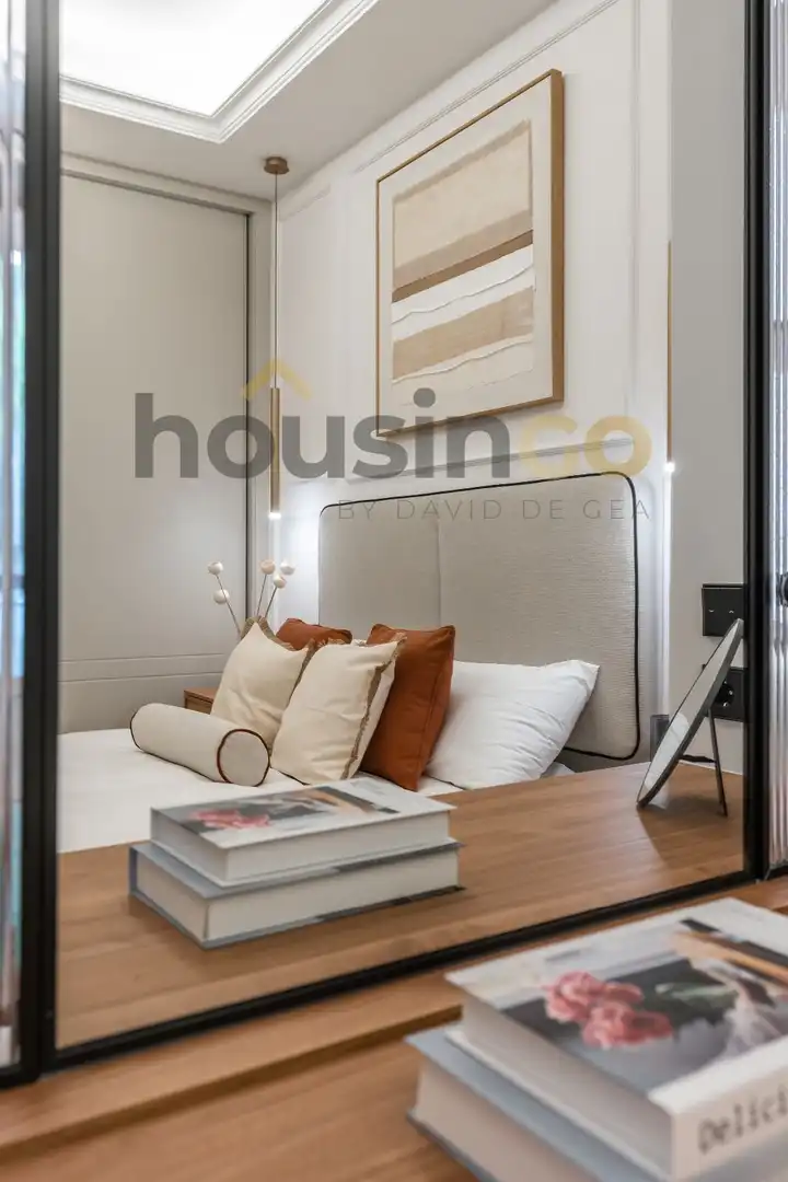 Bedroom of Flat for sale in Madrid  with Air Conditioner, Heating and Terrace