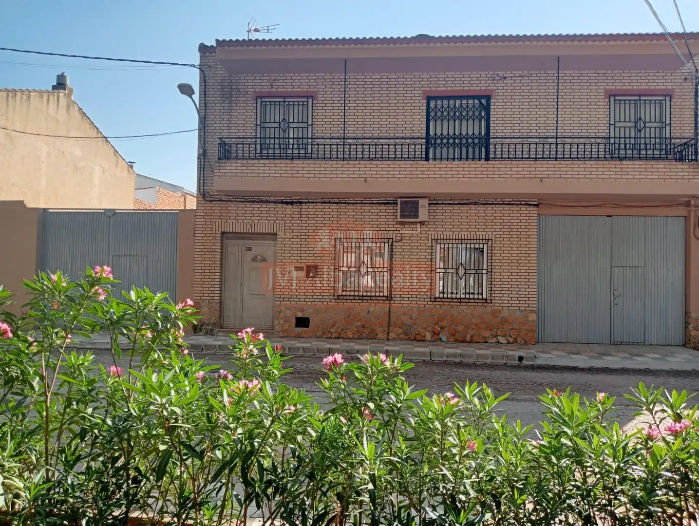 Vista exterior de Casa o xalet en venda en Pozohondo amb Aire condicionat i Jardí privat