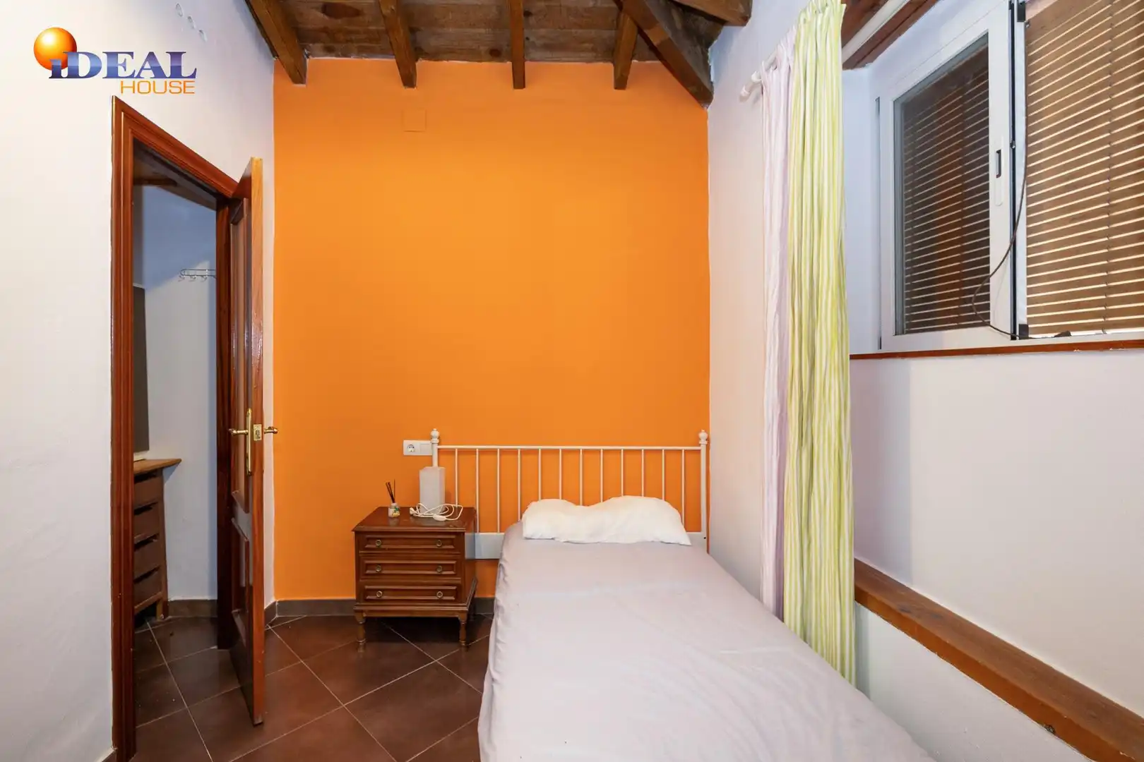 Dormitori de Casa adosada en venda en Motril amb Aire condicionat