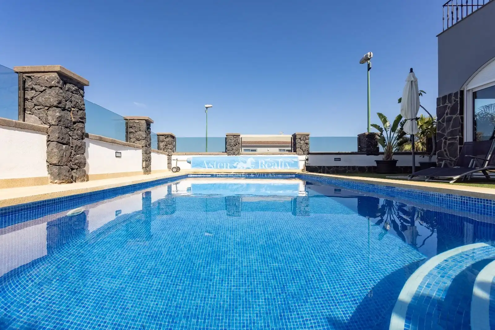 Houses for sale in De La Lancha, Playa Jardín