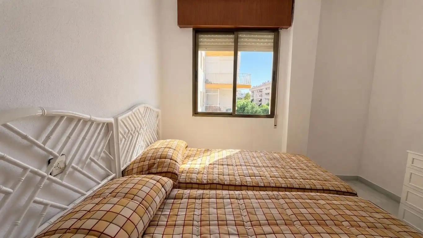 Dormitori de Pis en venda en Fuengirola amb Terrassa, Traster i Moblat