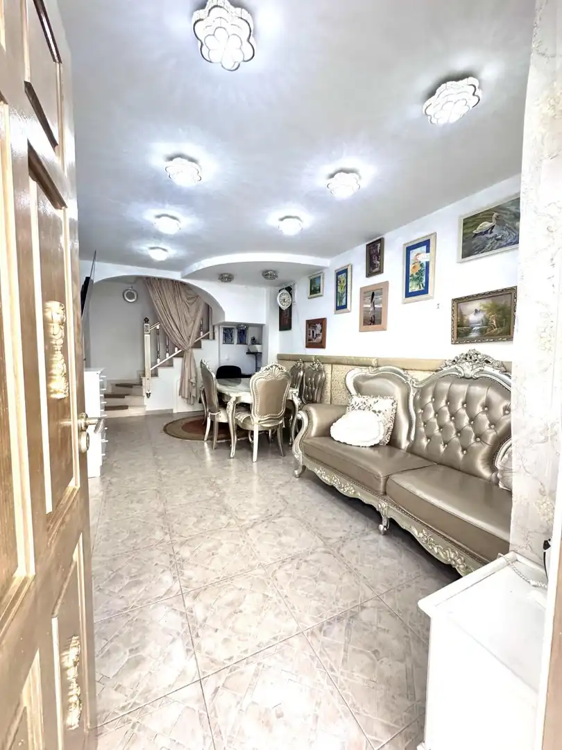 Casa adosada en venta en Orihuela con Aire acondicionado, Jardín privado y Terraza