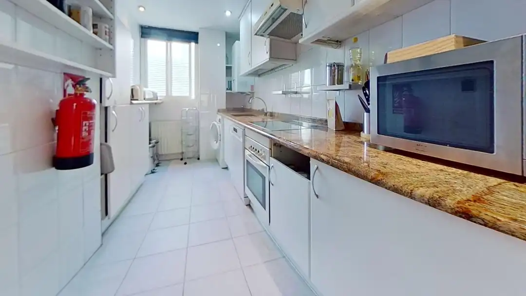 Cocina de Piso de alquiler en Madrid con Aire acondicionado, Calefacción y Horno