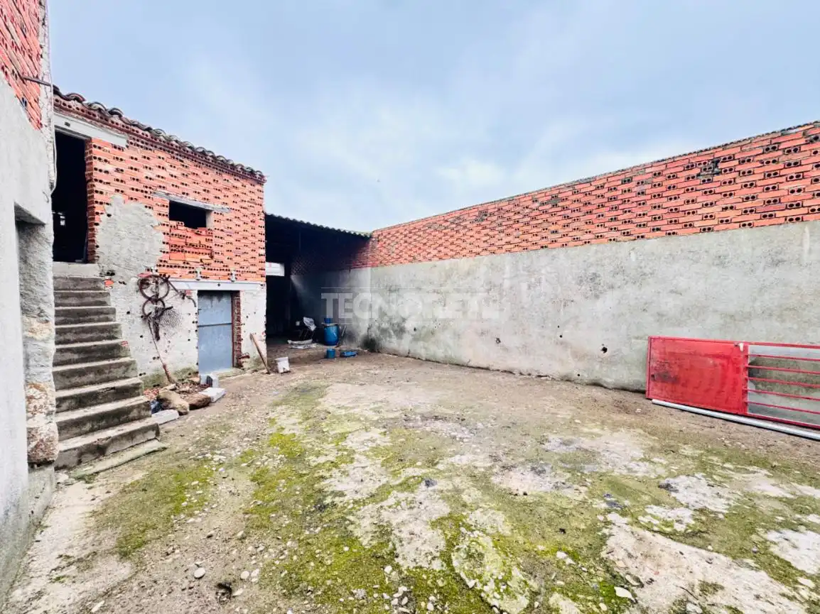 Casa adosada en venda en Velada