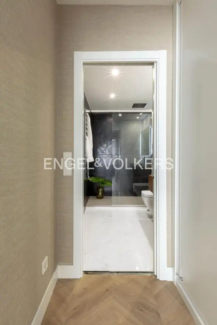 Baño de Piso de alquiler en Madrid con Aire acondicionado, Calefacción y Parquet