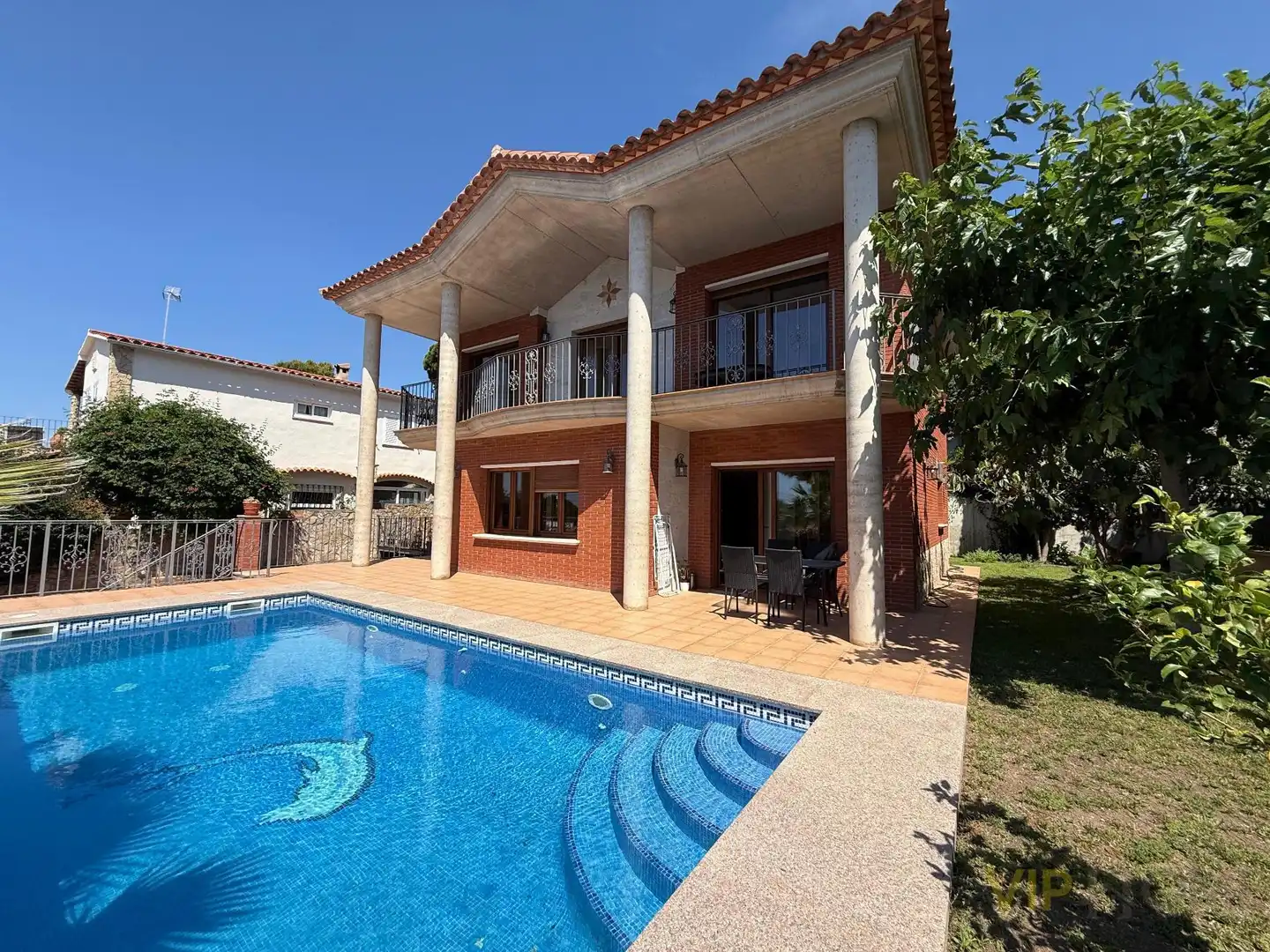 Casa amb piscina en venda a carrer alsina