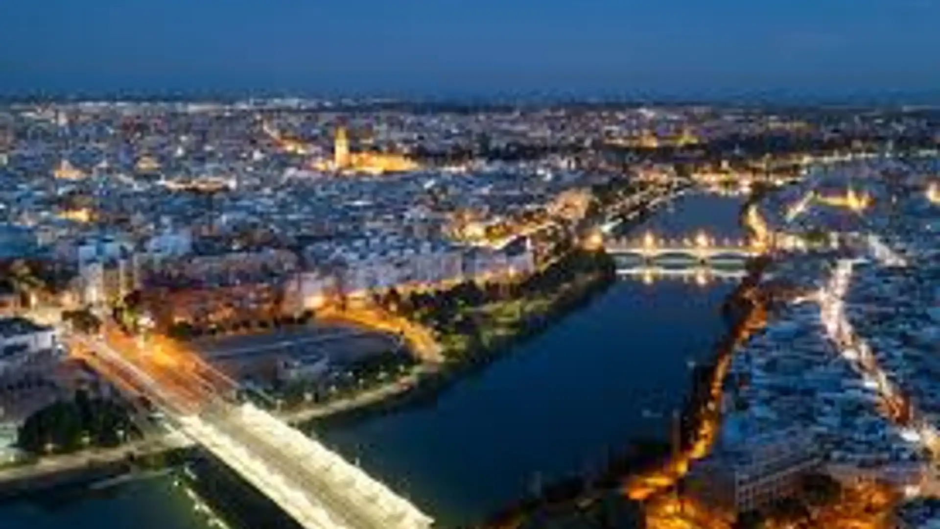Außenansicht von Gebaude zum Verkauf in  Sevilla Capital