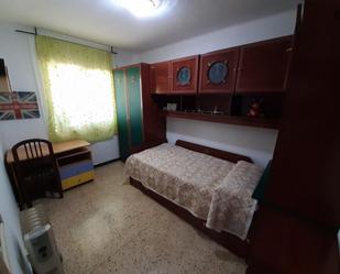 Dormitori de Apartament per a compartir en Cerdanyola del Vallès amb Aire condicionat i Balcó