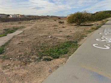 Terreno residenziale in vendita a Calle San Bernabé 35