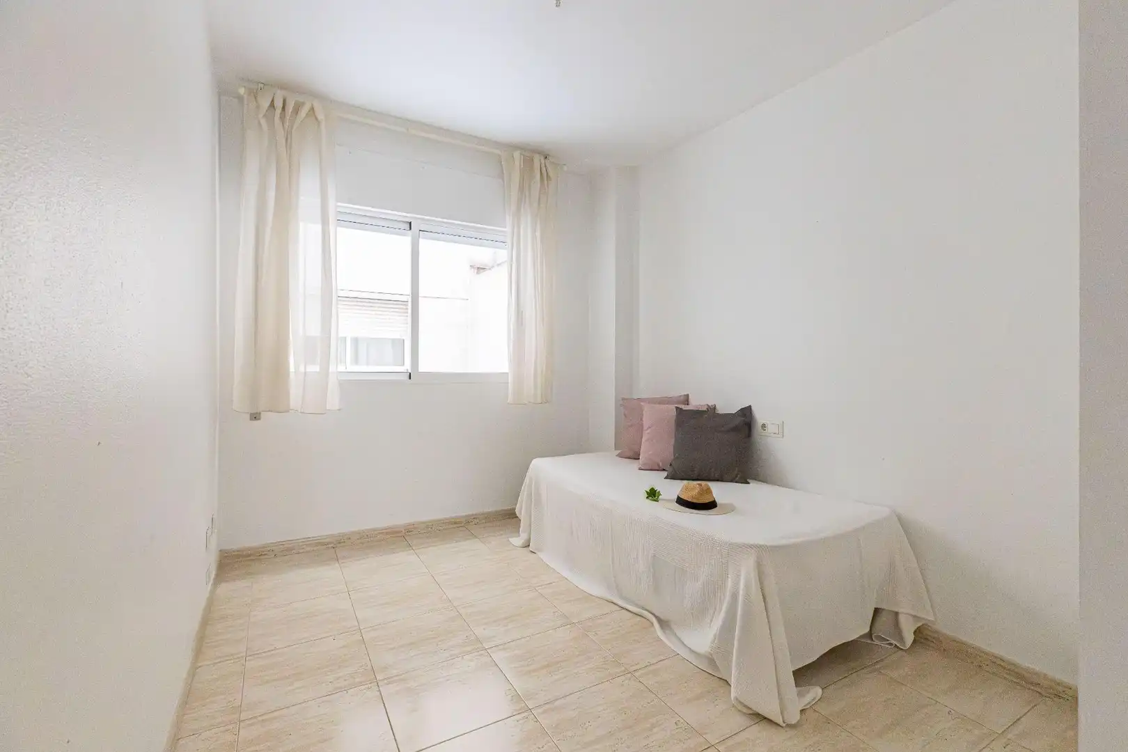 Habitación de Piso en venta en Murcia con Aire acondicionado, Terraza y Trastero