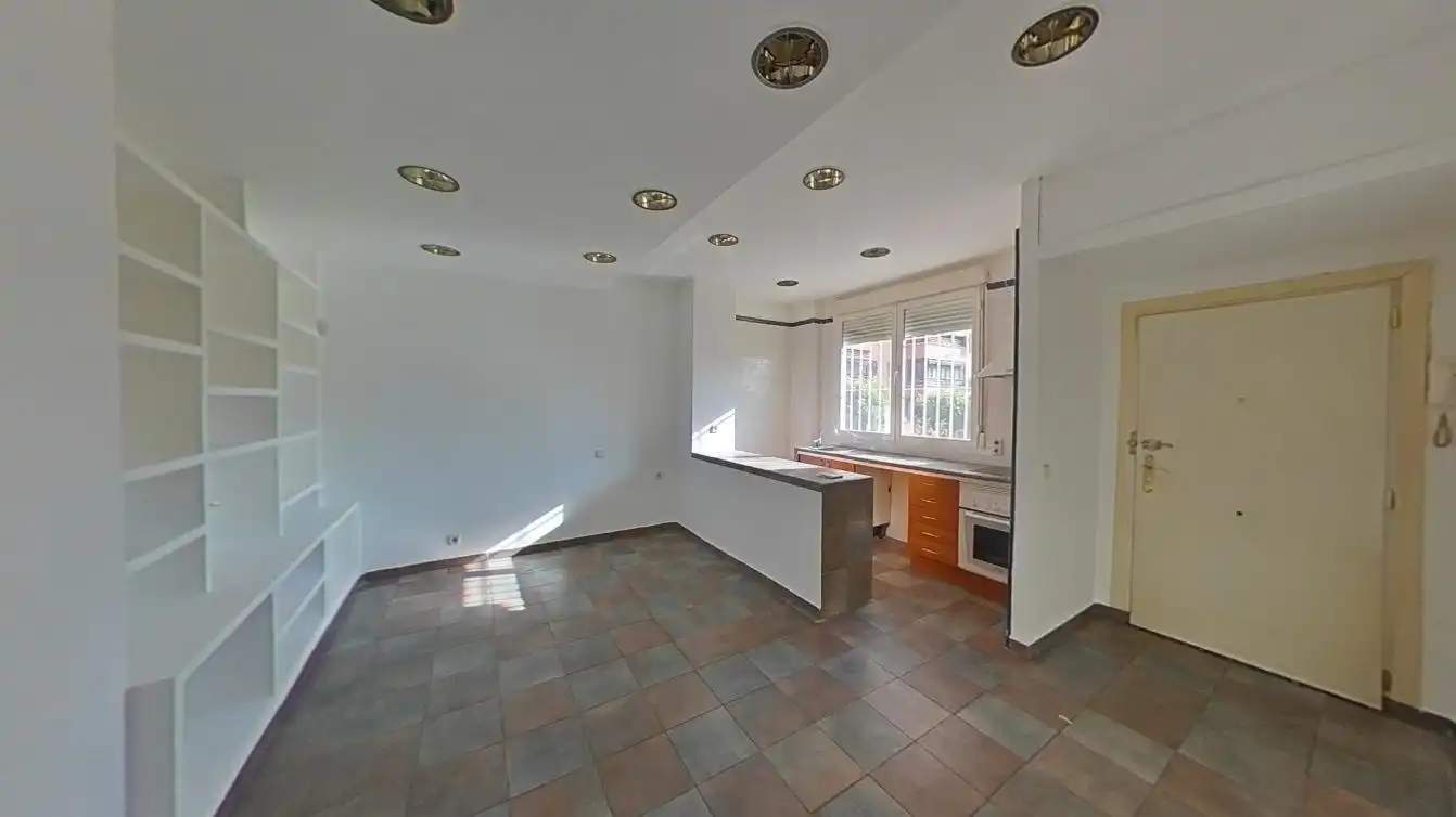 Cuina de Apartament en venda en Madrid amb Aire condicionat