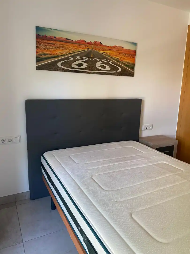 Dormitori de Pis de lloguer en Girona amb Aire condicionat, Calefacció i Parquet