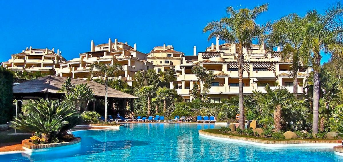 Exterior view of Flat for rent in Benahavís  with Air Conditioner, Private garden and Storage room