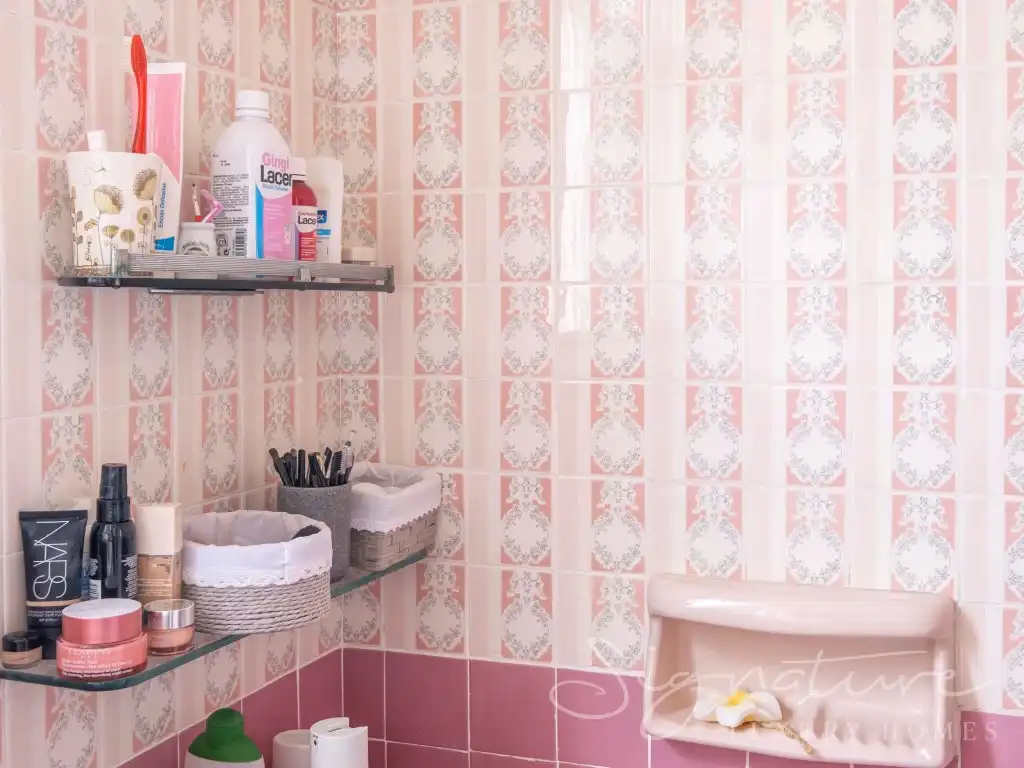 Baño de Edificio en venta en L'Hospitalet de Llobregat