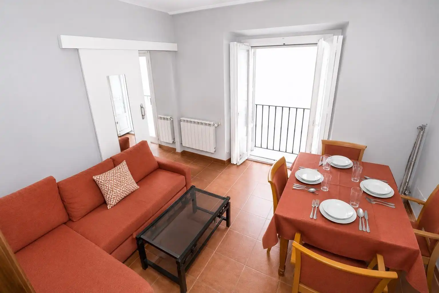 Living room of Flat for rent in Madrid  with Heating, Furnished and Balcony