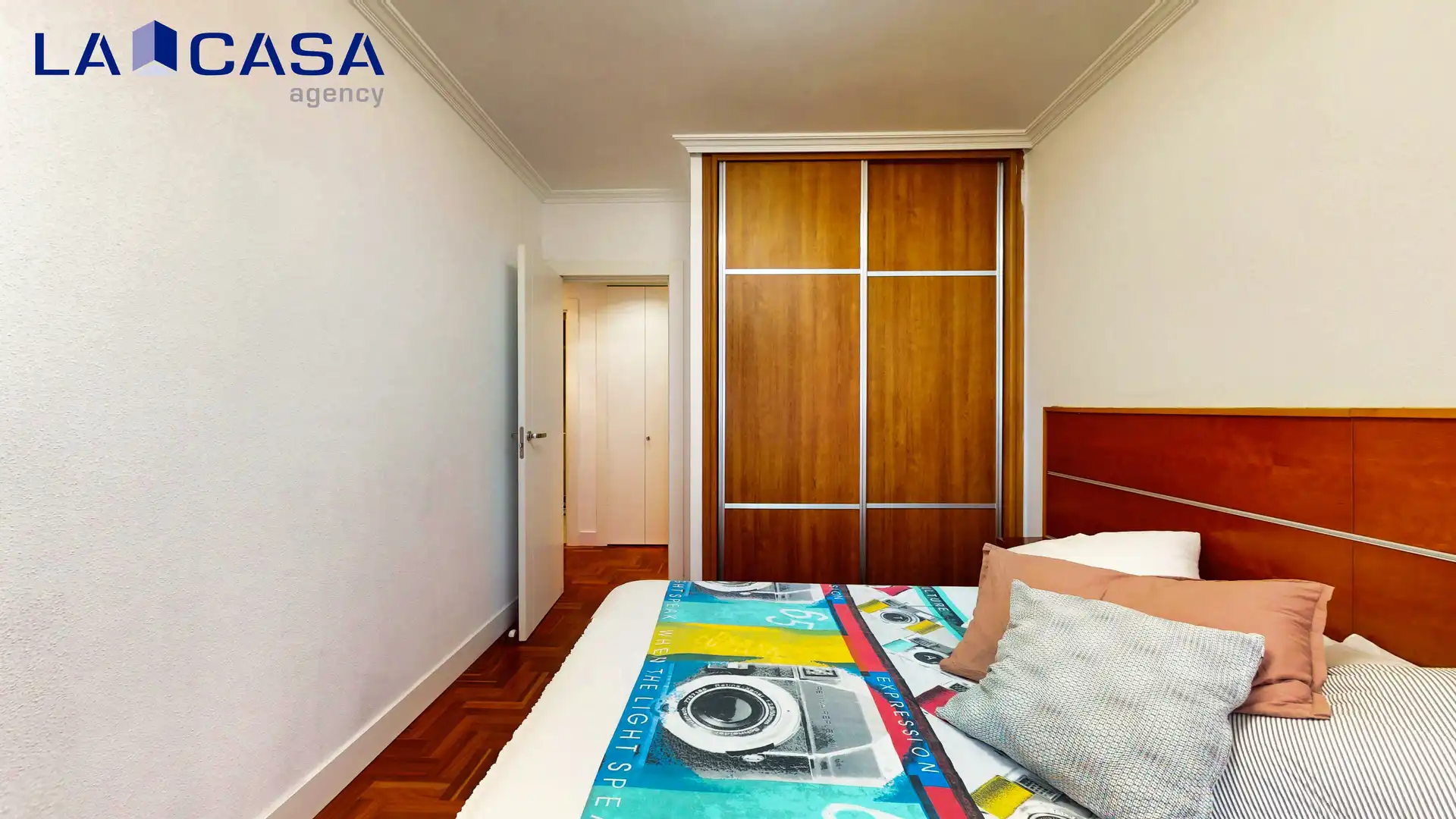 Habitación de Piso en venta en Bilbao  con Trastero y Balcón