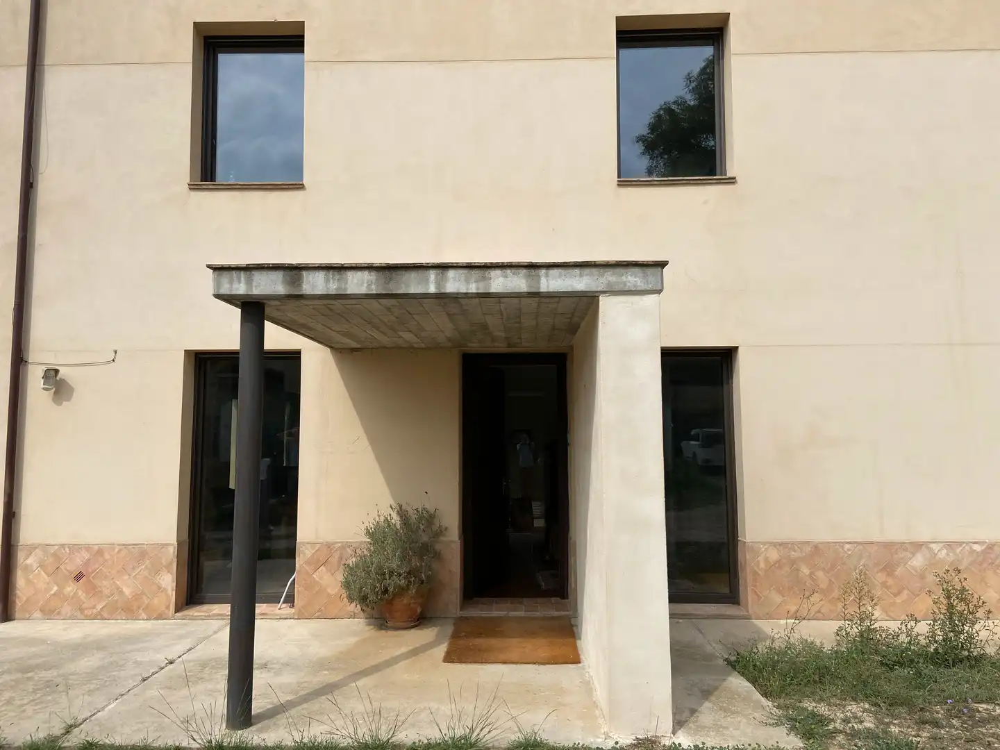 Vista exterior de Finca rústica en venda en Tavèrnoles amb Calefacció, Parquet i Terrassa
