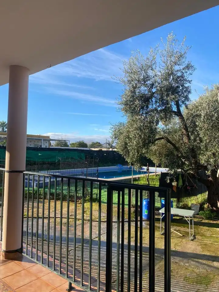 Piscina de Casa o xalet en venda en Dos Hermanas amb Aire condicionat, Jardí privat i Traster