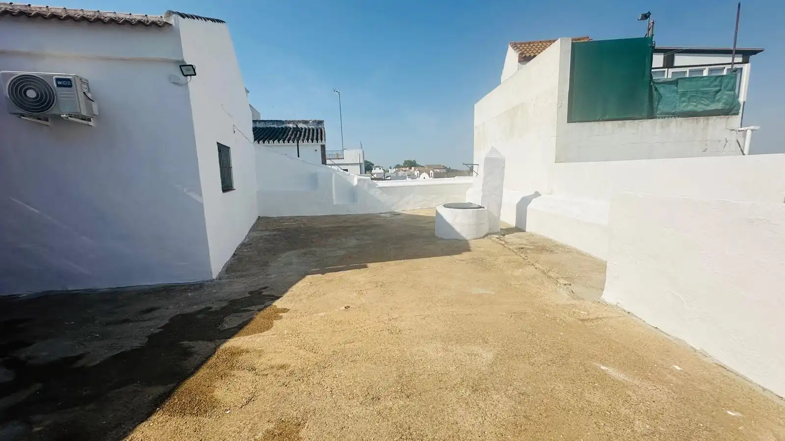 Vista exterior de Casa o xalet en venda en Aznalcázar amb Aire condicionat, Calefacció i Jardí privat