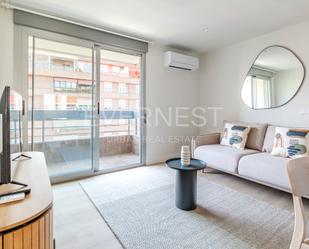 Living room of Flat to rent in  Madrid Capital  with Air Conditioner, Heating and Parquet flooring