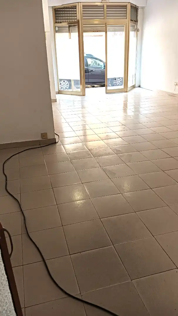 Local comercial en alquiler en Avinguda de la Llibertat, imagen 6