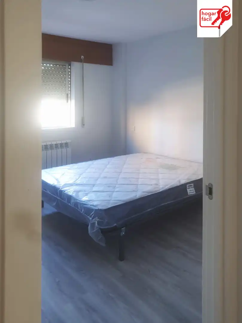 Habitación de Apartamento de alquiler en Valladolid con Calefacción, Horno y Lavadora