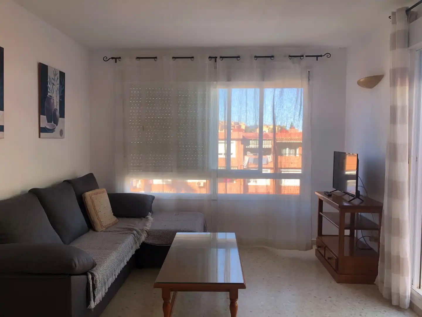 Wohnzimmer von Wohnungen zur Miete in Algeciras mit Terrasse, Schwimmbad und Möbliert