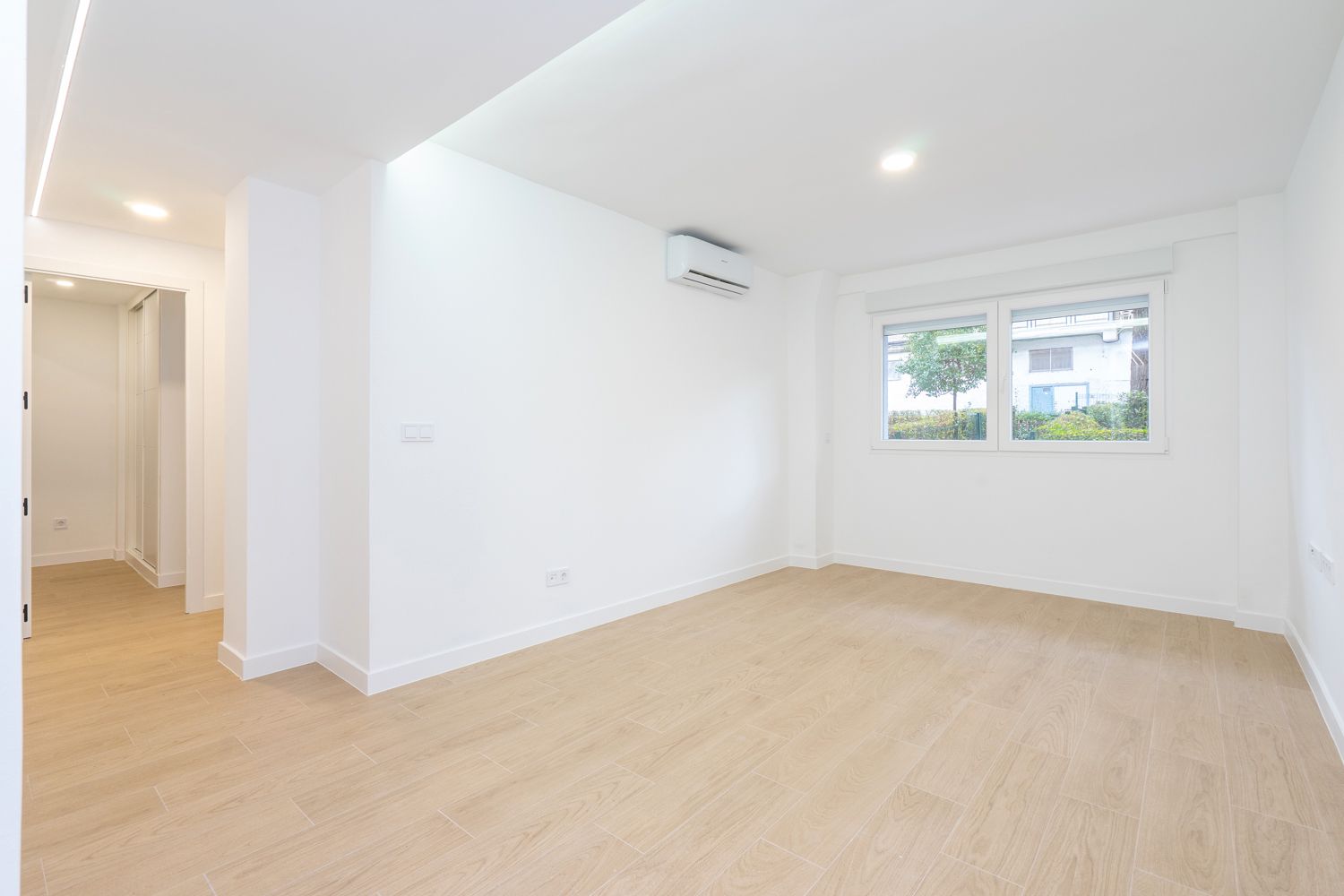 Flat for sale in Móstoles  with Air Conditioner and Heating