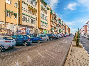 Local comercial en venda a Avenida de Nuestra Señora de Valvanera