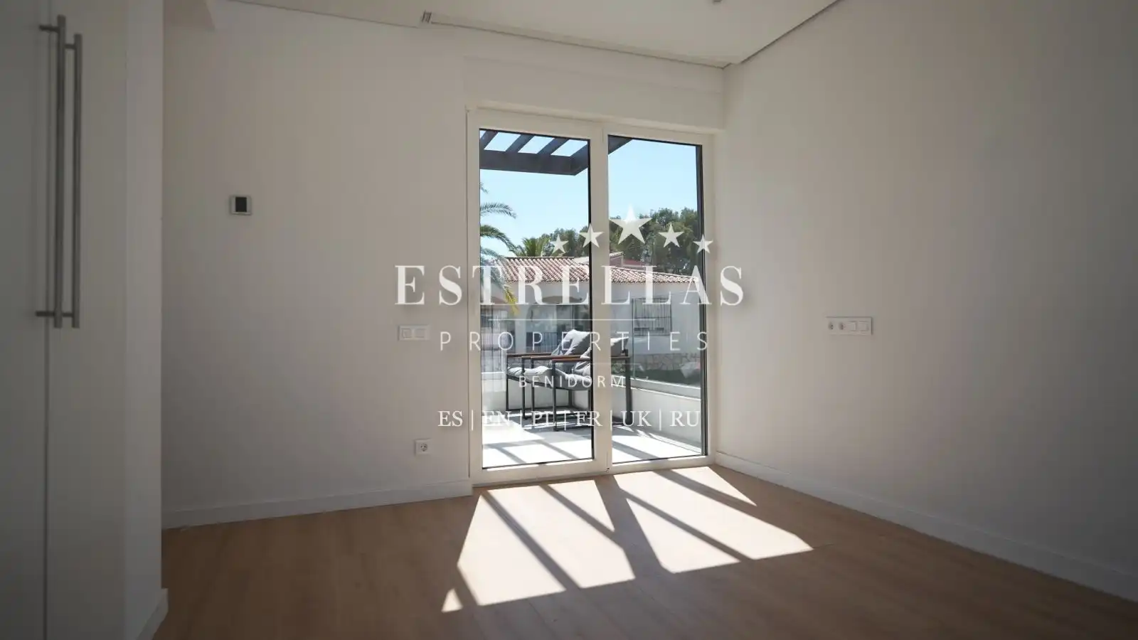 Habitación de Casa o chalet en venta en La Nucia con Aire acondicionado, Calefacción y Jardín privado