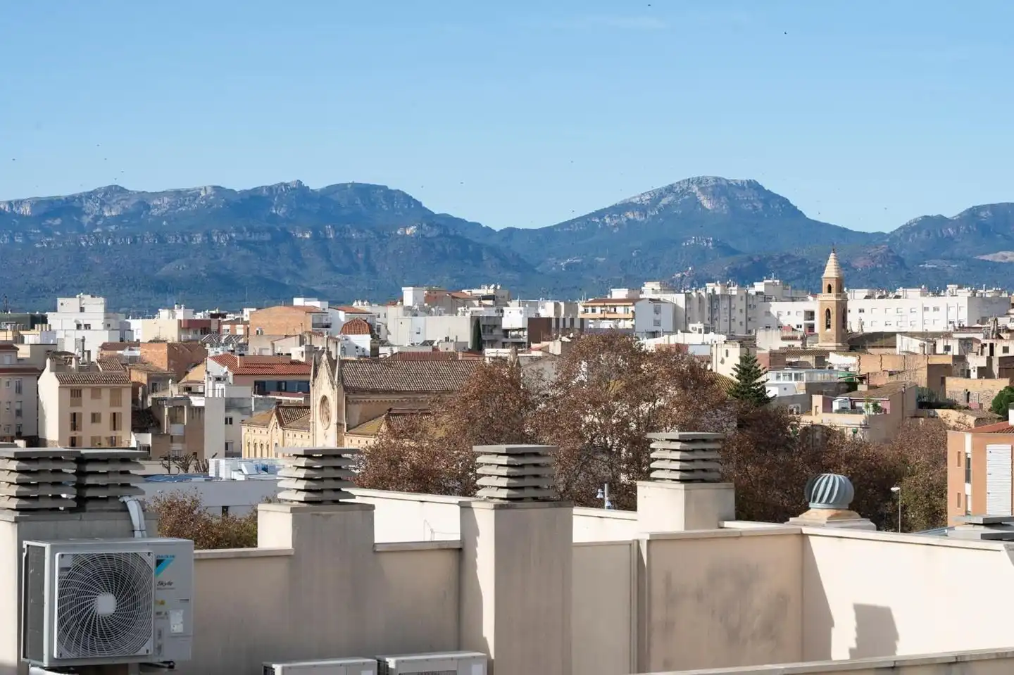 Vista exterior de Piso en venta en Cambrils con Terraza, Amueblado y Piscina comunitaria