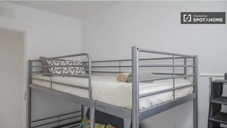 Habitación en Cortes - Huertas