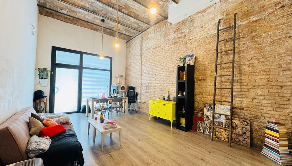 Foto 1 de Piso en venta en Carrer de Ruiz de Padrón, El Camp de l'Arpa del Clot, Barcelona