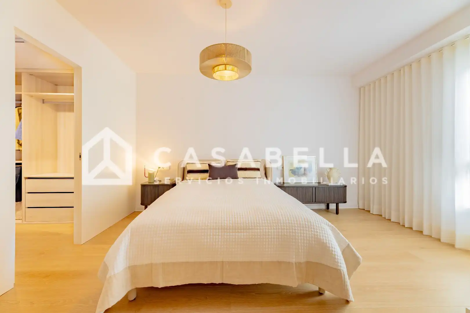 Bedroom of Flat for sale in Valencia  with Air Conditioner, Heating and Terrace