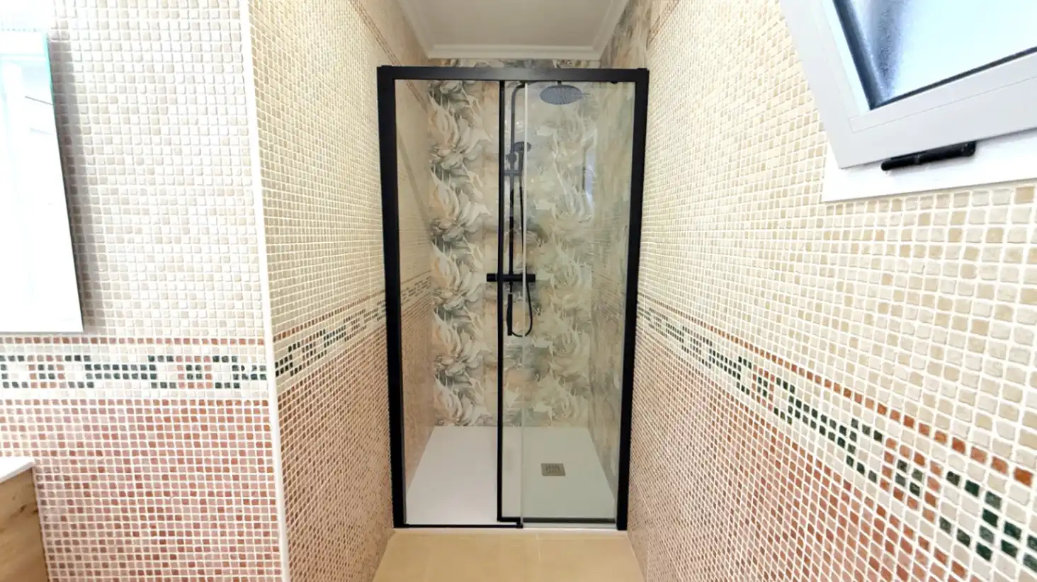 Bany de Pis en venda en Torrevieja amb Aire condicionat, Terrassa i Moblat