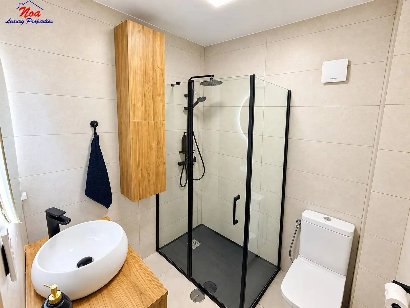 Apartamento con balcón en venta en Calle Tres Banderas, imagen 7