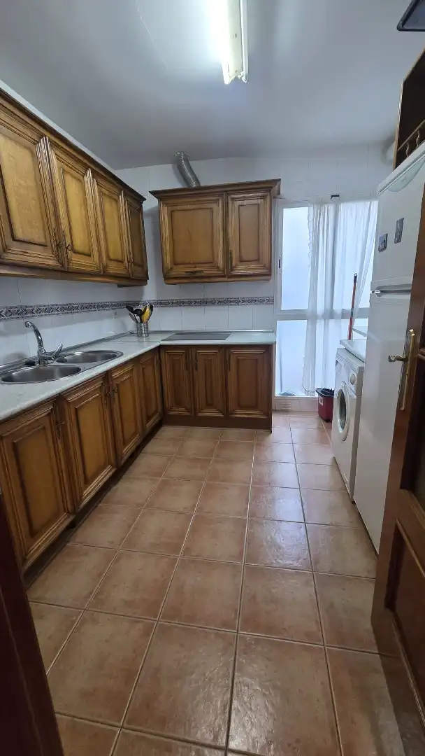 Cuina de Pis en venda en Úbeda amb Calefacció, Moblat i Forn