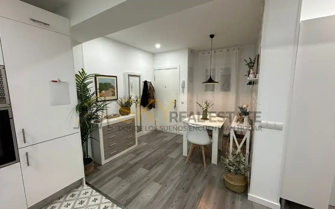 Bedroom of Flat for sale in Madrid  with Air Conditioner and Heating