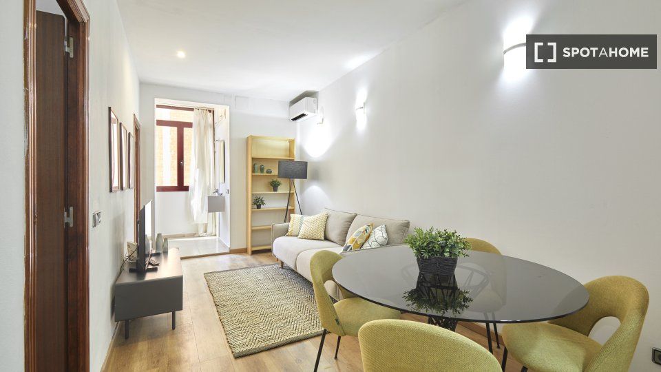 Living room of Flat to rent in  Barcelona Capital  with Air Conditioner, Heating and Furnished