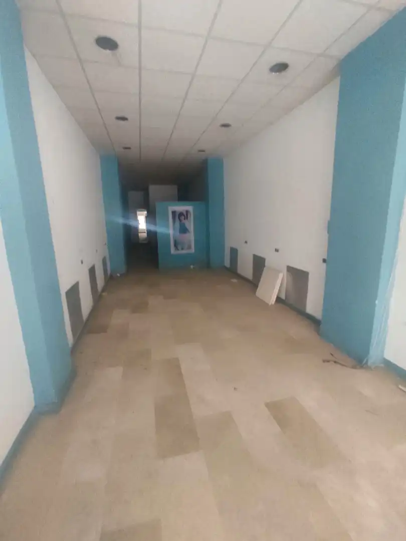 Local comercial de lloguer a Calle Trajano 8, imagen 4