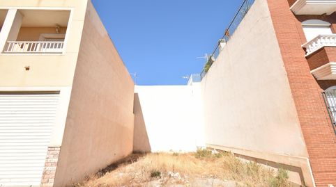 Solar de 94 M en zona Laimund