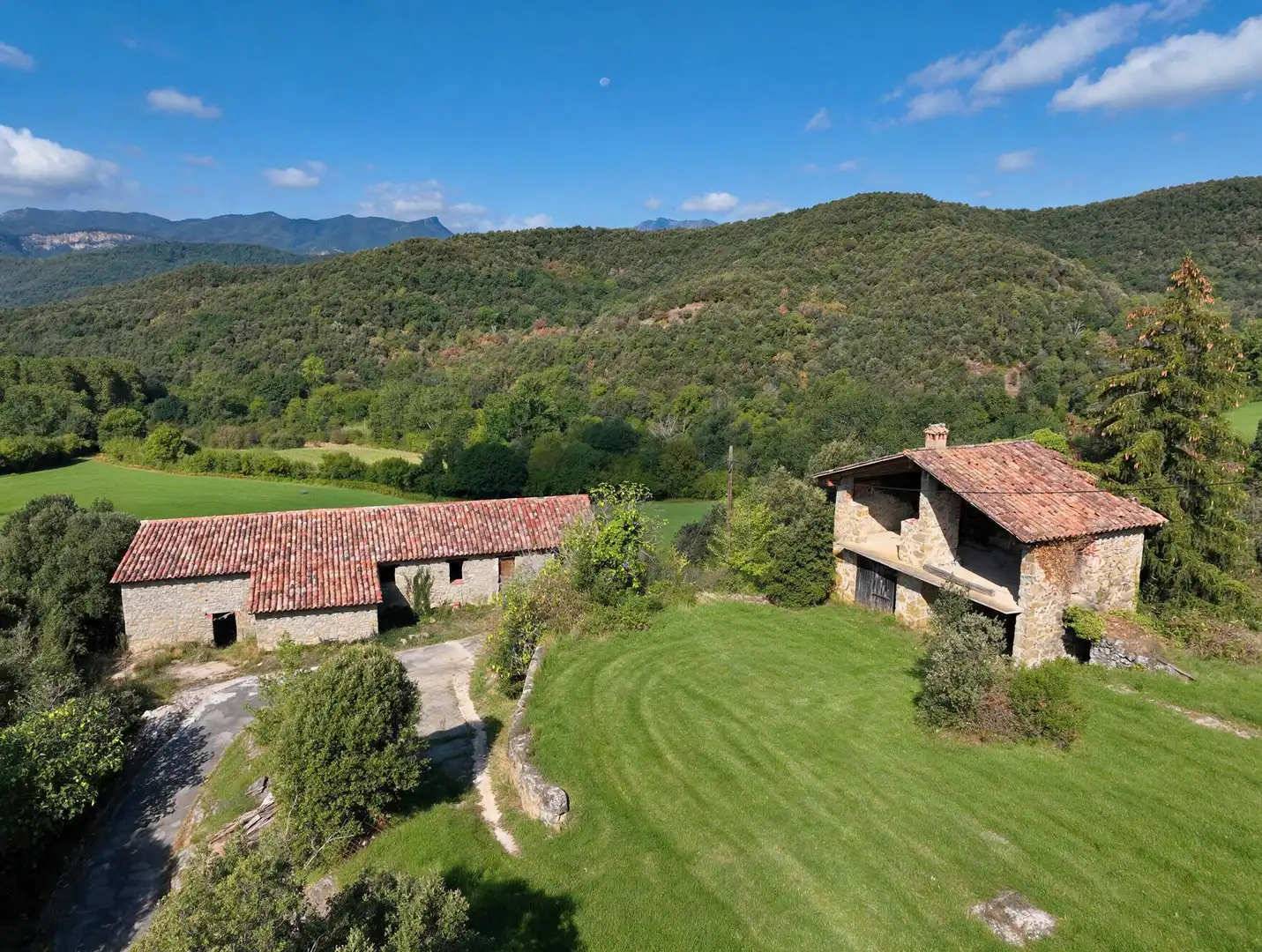 Casa rústica amb jardí en venda a N/A, imagen 2