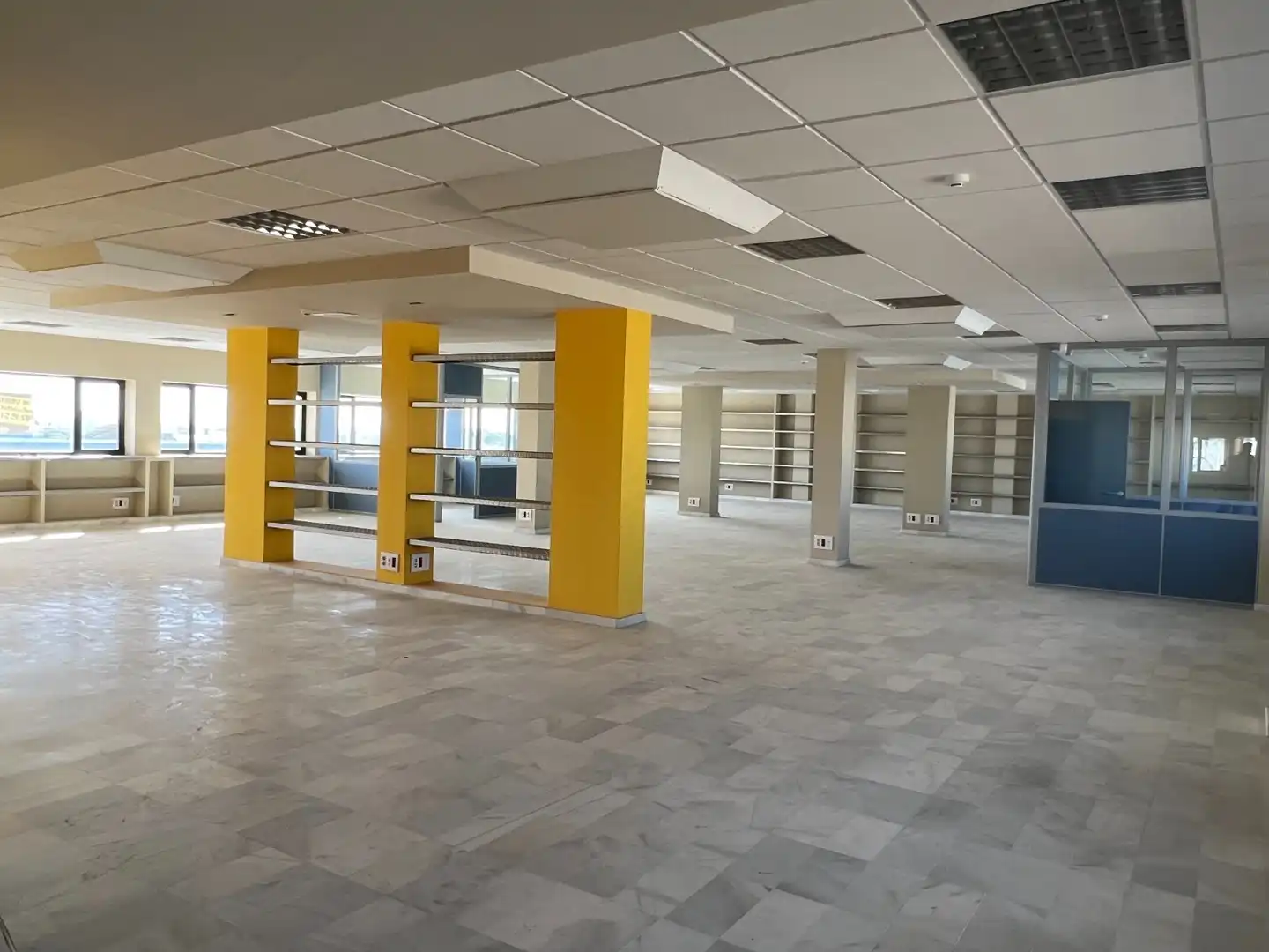 Gebäude zur Miete in Mairena del Aljarafe