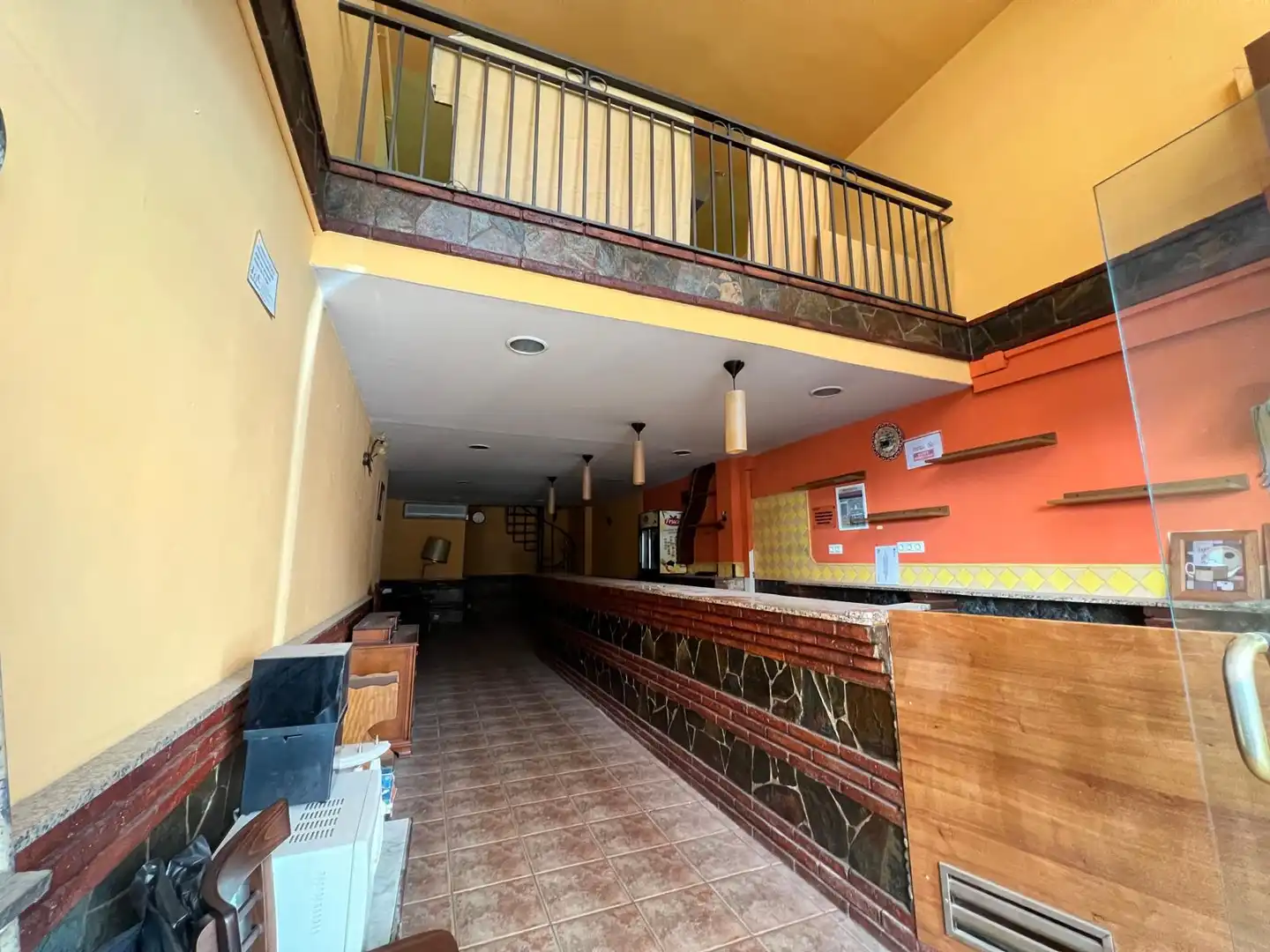 Local en venta en Cornellà de Llobregat