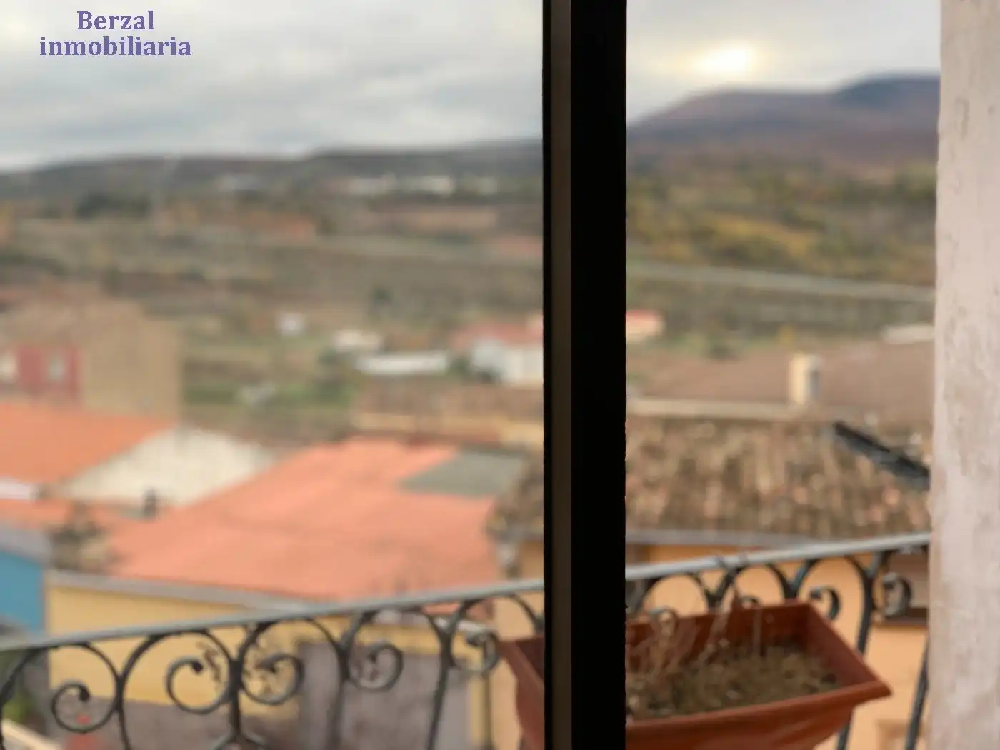 Dormitori de Finca rústica en venda en Entrena amb Calefacció, Traster i Balcó
