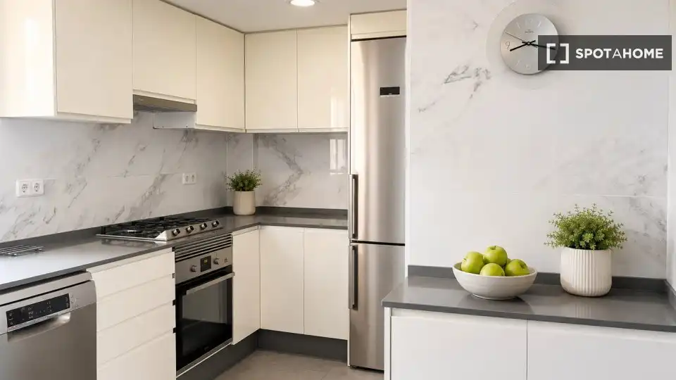 Kitchen of Flat for rent in Valencia  with Air Conditioner, Heating and Furnished