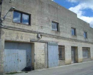 Vista exterior de Nau industrial en venda en San Martín de Valdeiglesias